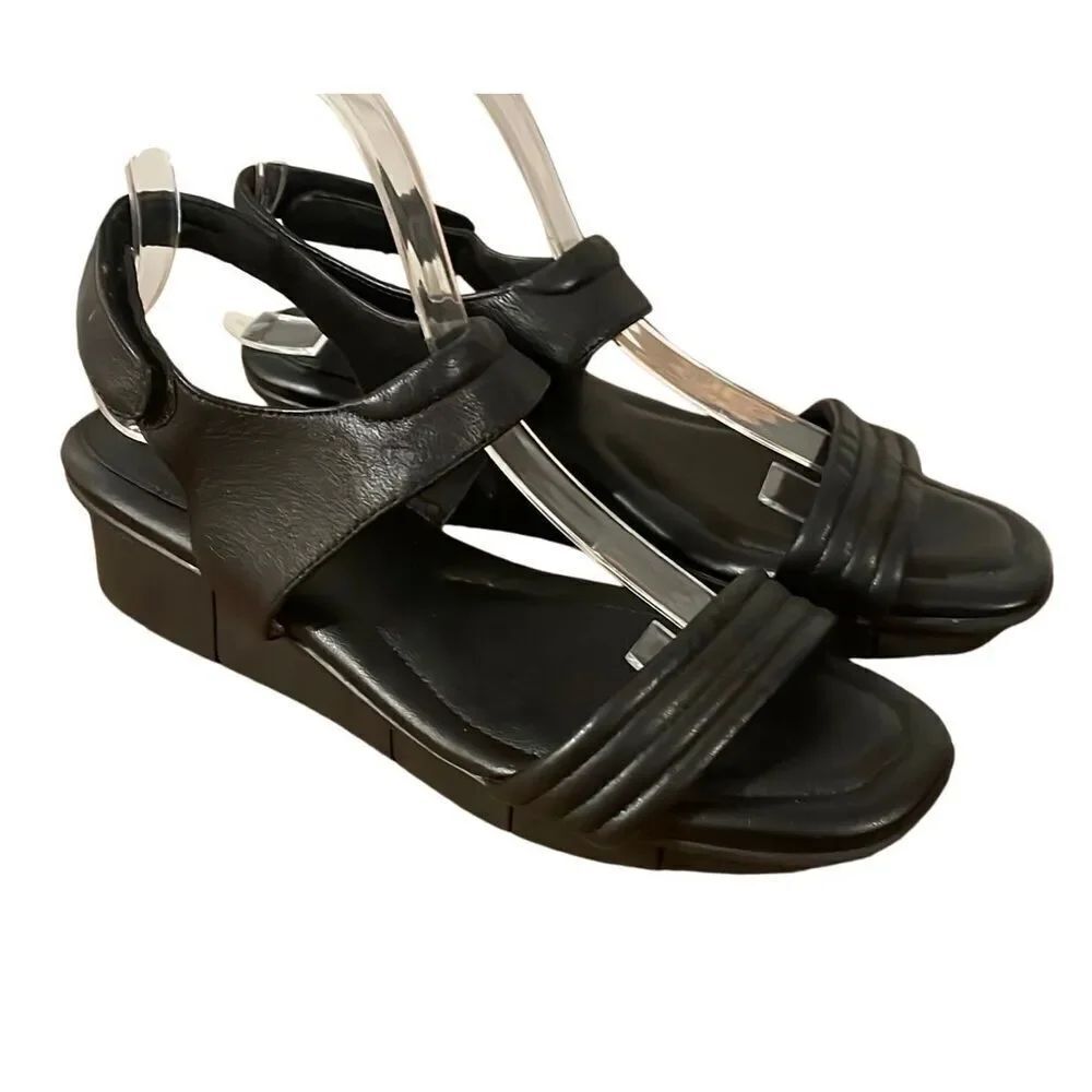 Arezzo Brazil black leather wedge strappy sandals size 9.5/39